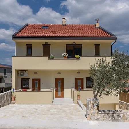 Apartmani Marko I Ana Marina Exterior foto