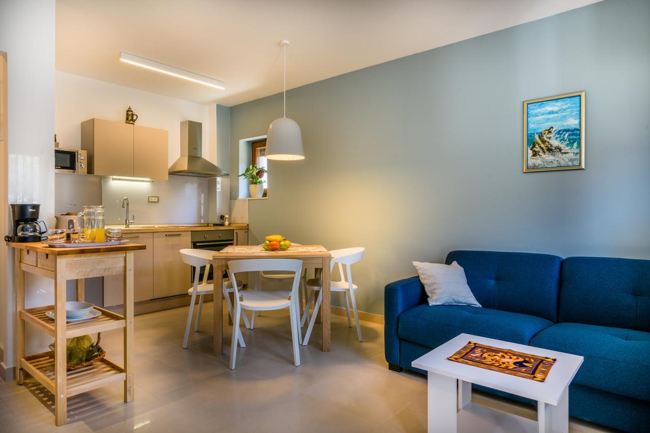 Apartmani Marko I Ana Marina Exterior foto